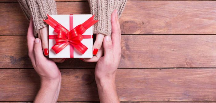 10 idées originales de cadeaux à offrir à sa copine - Le Mag Conso